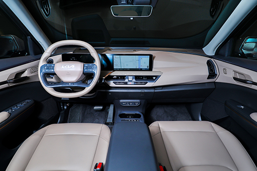 起亚EV5中控全景.jpg